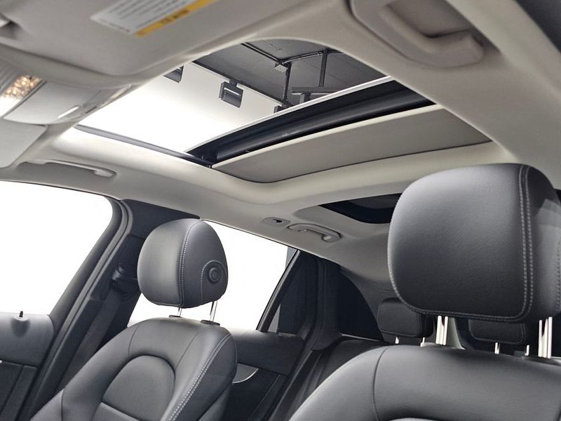 2019 Mercedes-Benz C-Class GLC350e 4MATIC Premium photo 28