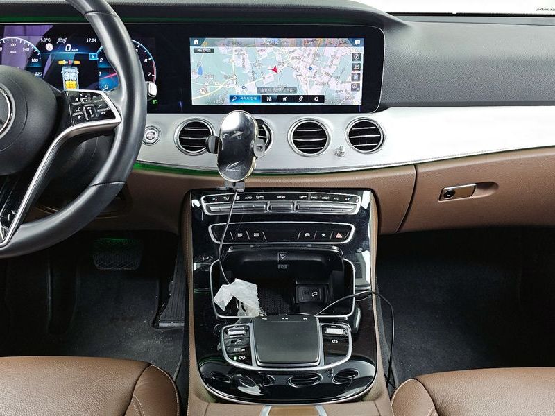2021 Mercedes-Benz E-Class E250 Avantgarde photo 14