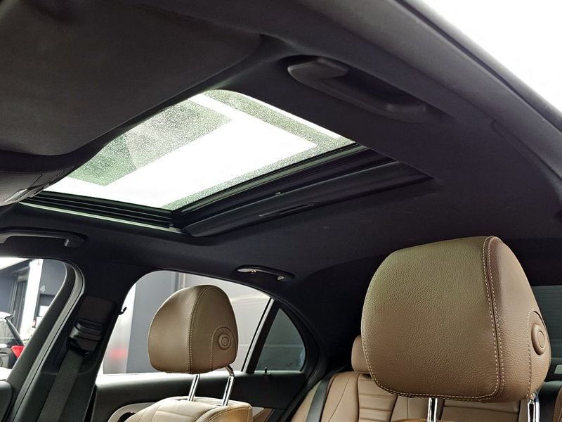 2021 Mercedes-Benz E-Class E250 Avantgarde photo 17