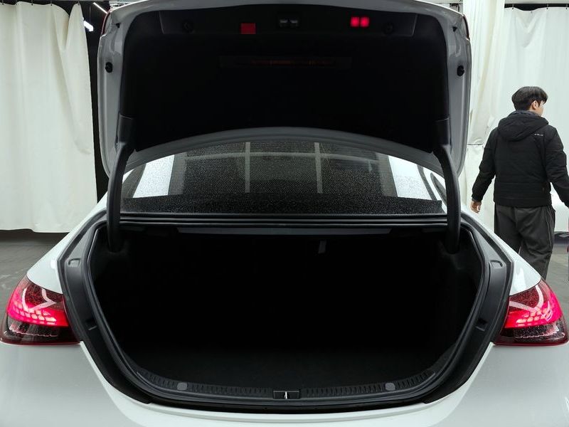 2021 Mercedes-Benz E-Class E250 Avantgarde photo 20