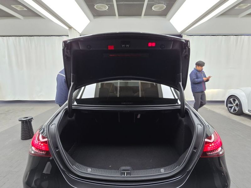 2021 Mercedes-Benz E-Class E250 Exclusive photo 20