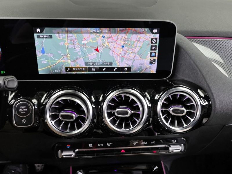 2020 Mercedes-Benz A-Class GLA250 4MATIC photo 14