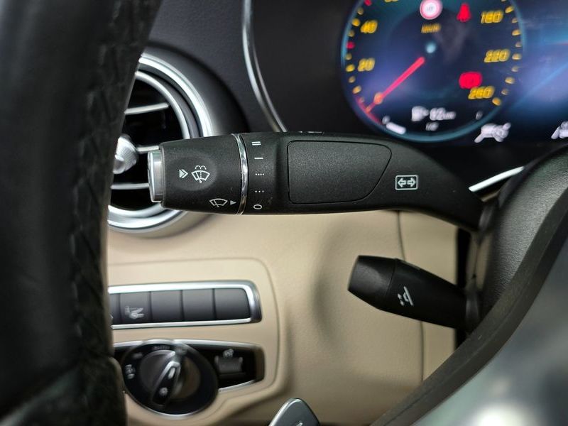 2021 Mercedes-Benz C-Class C200 Cabriolet photo 17