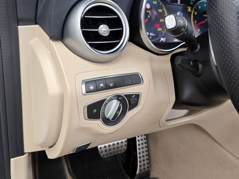 2021 Mercedes-Benz C-Class C200 Cabriolet photo 18