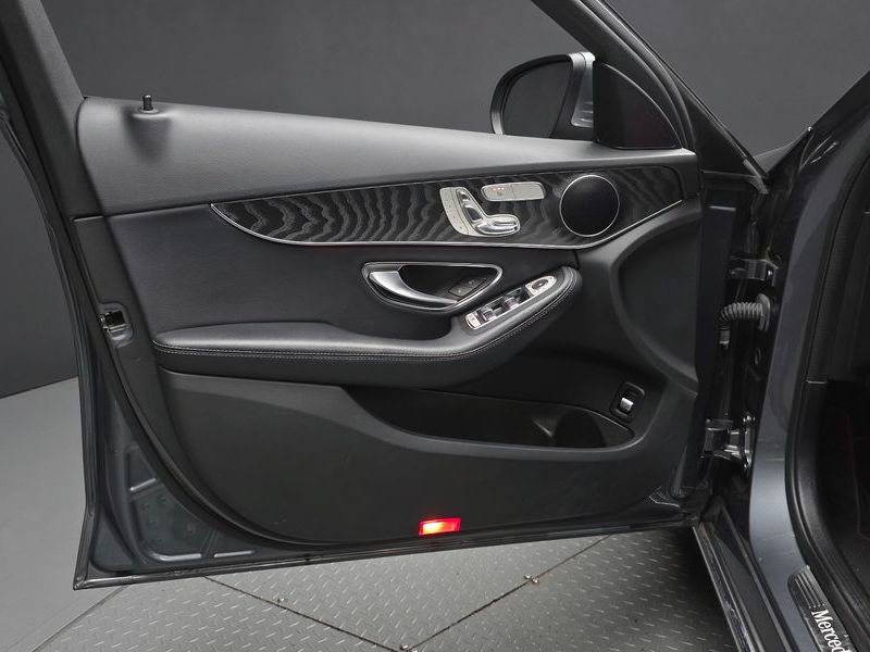 2019 Mercedes-Benz C-Class C220 d Avantgarde photo 24