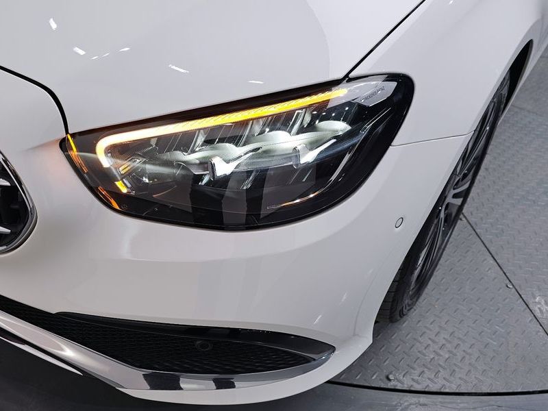 2021 Mercedes-Benz E-Class E250 Avantgarde photo 22