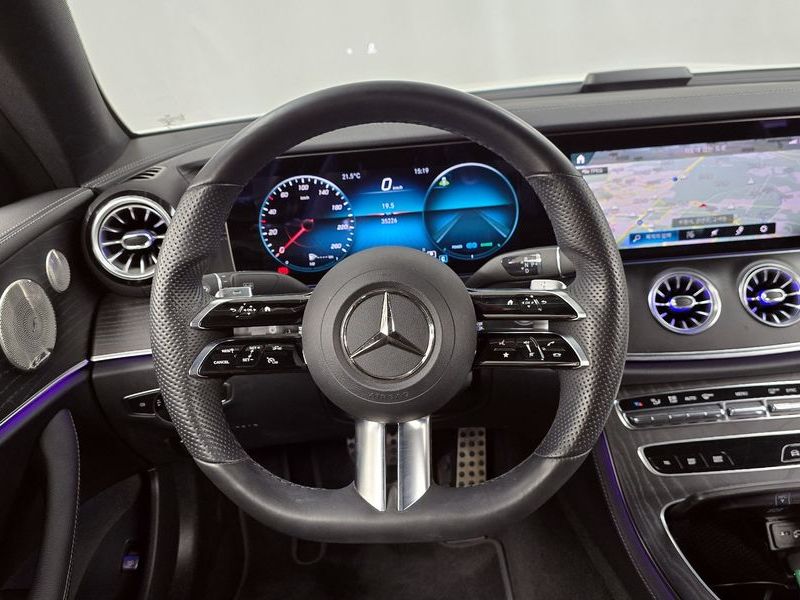 2022 Mercedes-Benz E-Class E300d 4MATIC Coupe photo 13