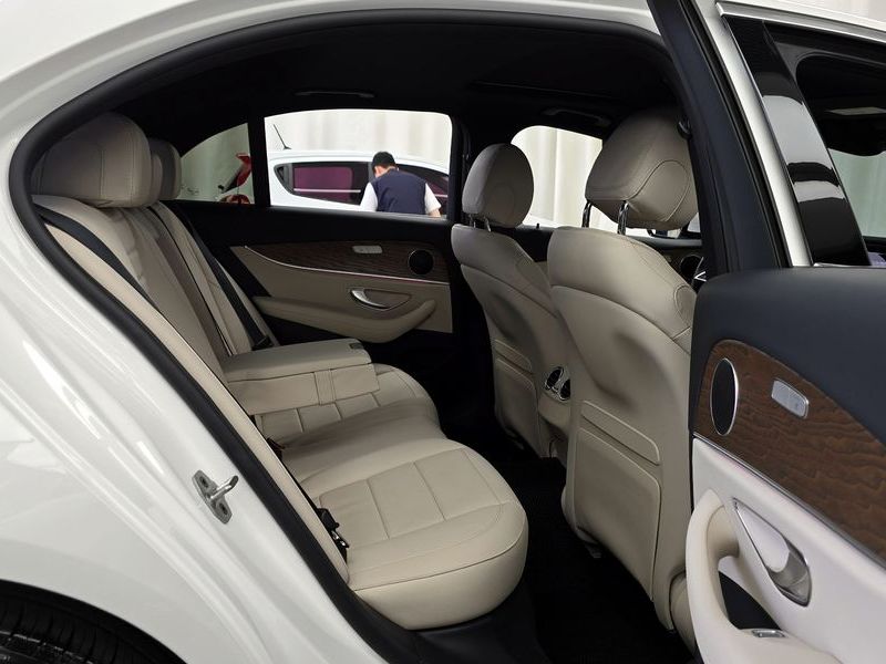 2021 Mercedes-Benz E-Class E250 Exclusive photo 11