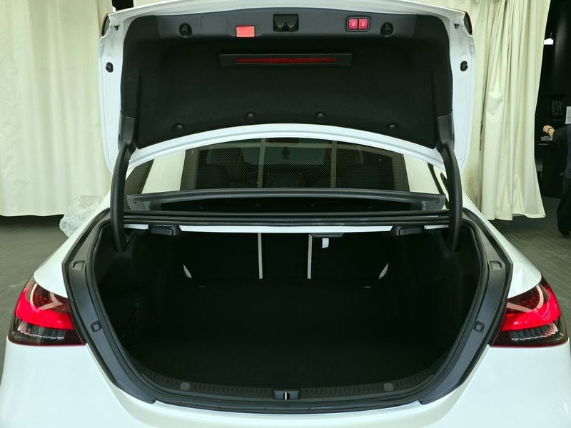 2021 Mercedes-Benz E-Class E250 Exclusive photo 20