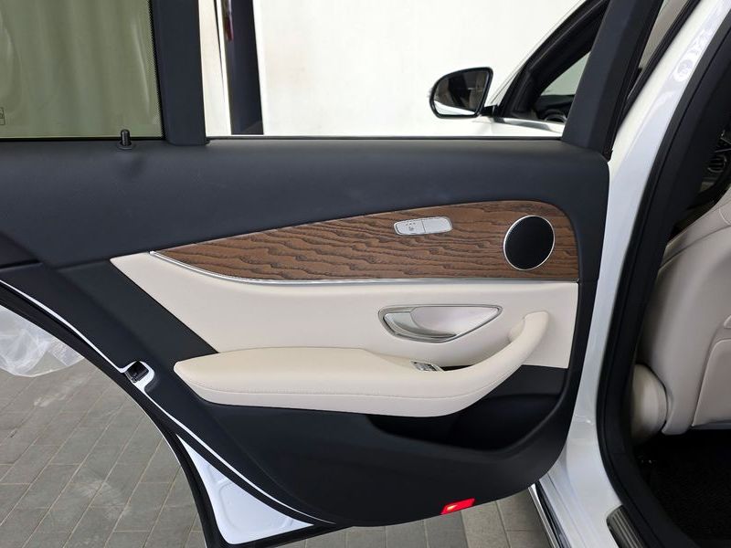 2021 Mercedes-Benz E-Class E250 Exclusive photo 25