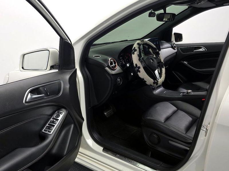 2013 Mercedes-Benz B-Class B200 CDI Blue efficiency Sport pack photo 10