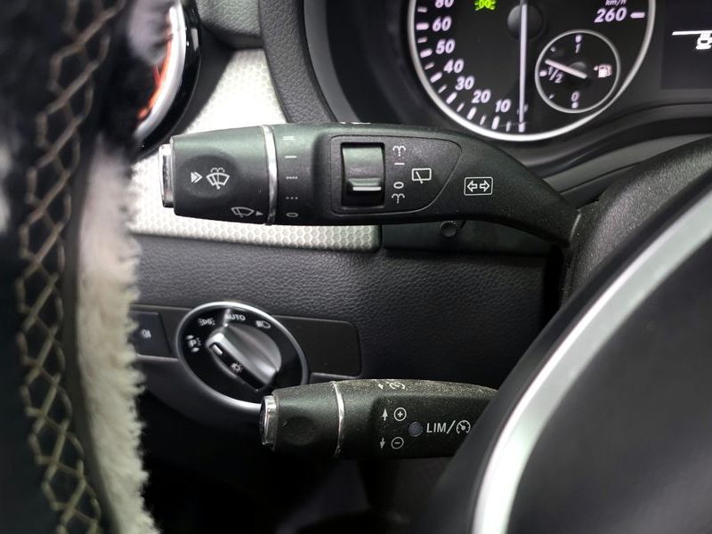 2013 Mercedes-Benz B-Class B200 CDI Blue efficiency Sport pack photo 17