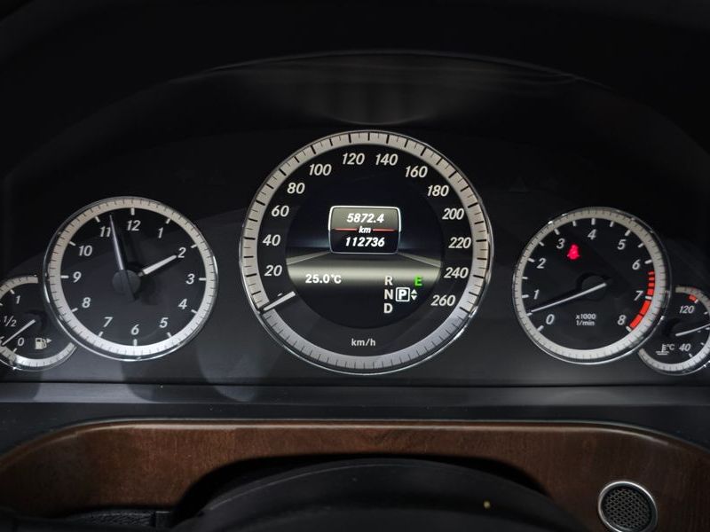 2013 Mercedes-Benz E-Class E300 Elegance photo 8
