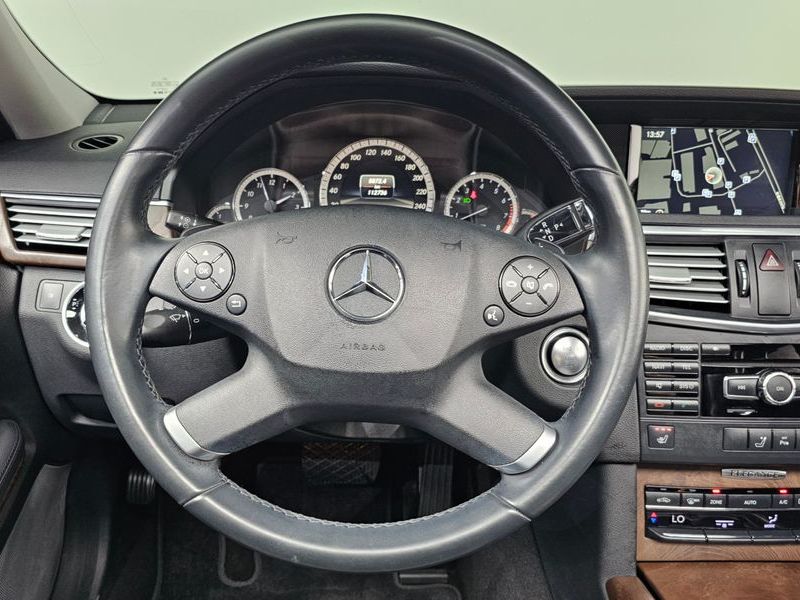 2013 Mercedes-Benz E-Class E300 Elegance photo 13