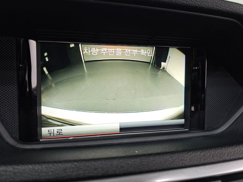 2013 Mercedes-Benz E-Class E300 Elegance photo 15