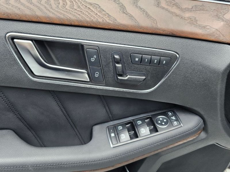 2013 Mercedes-Benz E-Class E300 Elegance photo 17