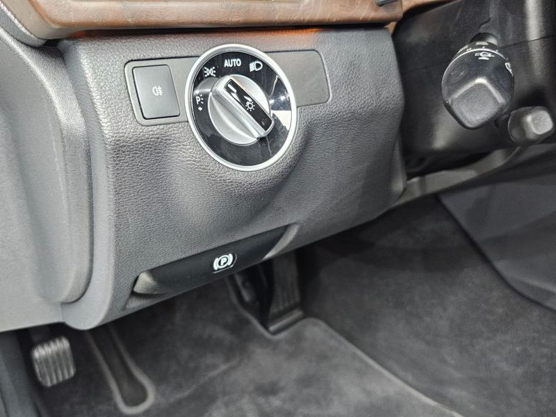 2013 Mercedes-Benz E-Class E300 Elegance photo 18