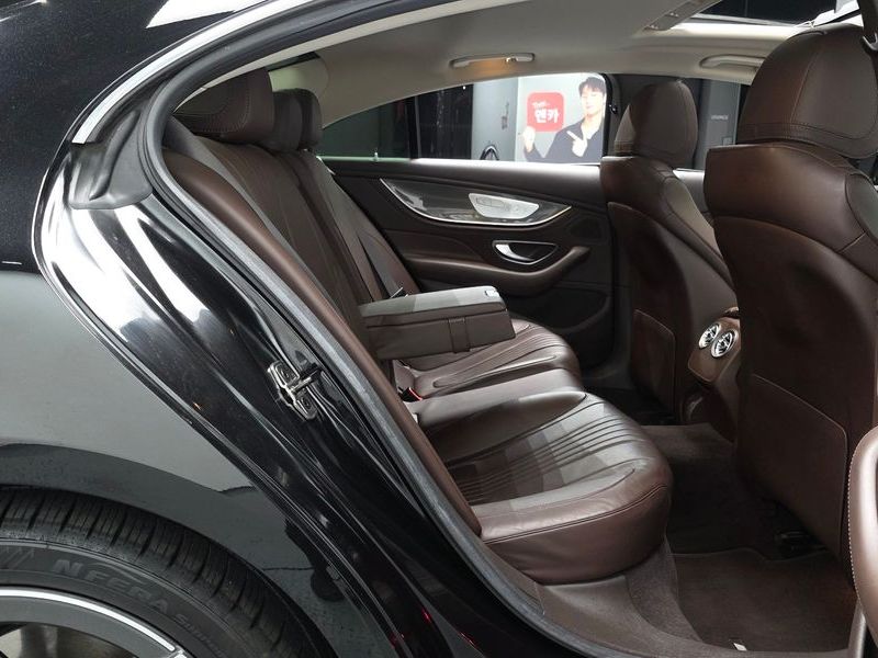 2020 Mercedes-Benz S-Class CLS300d AMG Line photo 11
