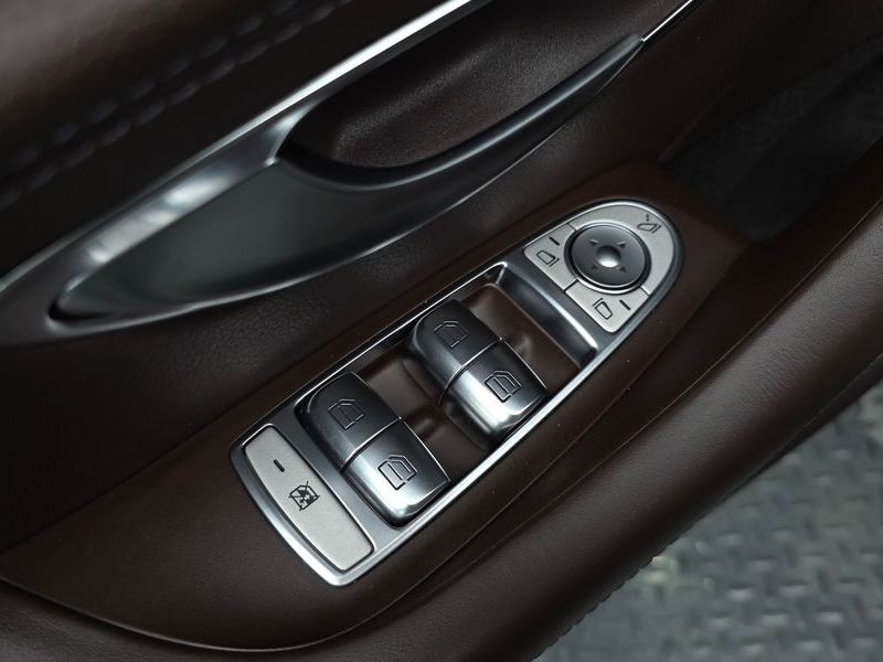 2020 Mercedes-Benz S-Class CLS300d AMG Line photo 28