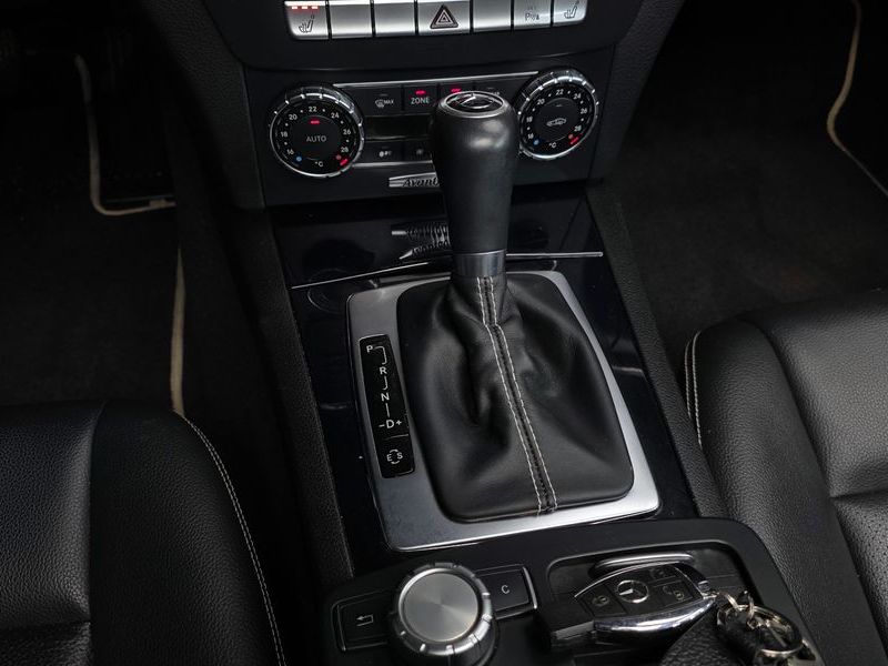 2013 Mercedes-Benz C-Class C200 CGI Avantgarde Style Package photo 9