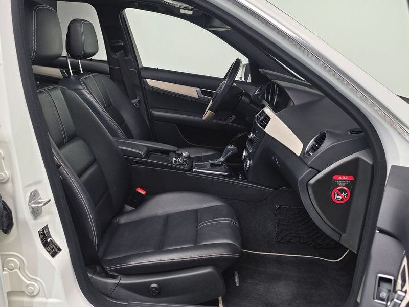 2013 Mercedes-Benz C-Class C200 CGI Avantgarde Style Package photo 10