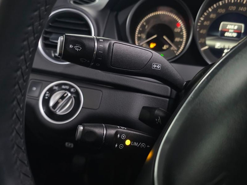 2013 Mercedes-Benz C-Class C200 CGI Avantgarde Style Package photo 19
