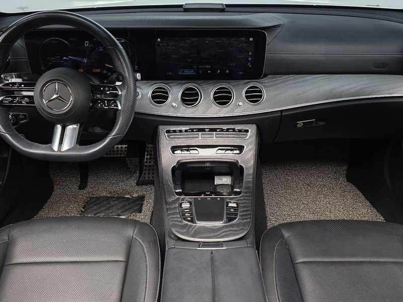 2022 Mercedes-Benz E-Class E350 4MATIC AMG Line photo 7