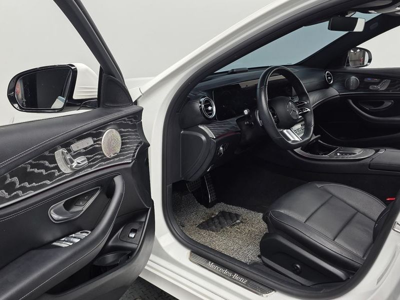 2022 Mercedes-Benz E-Class E350 4MATIC AMG Line photo 10