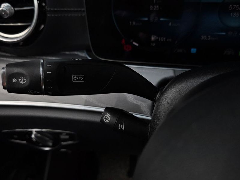 2022 Mercedes-Benz E-Class E350 4MATIC AMG Line photo 30