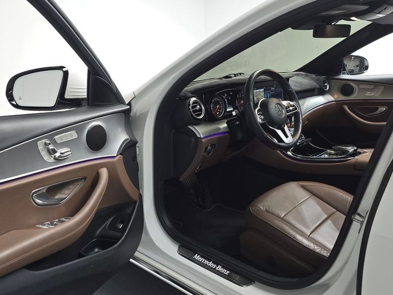 2019 Mercedes-Benz E-Class E300 Avantgarde photo 10