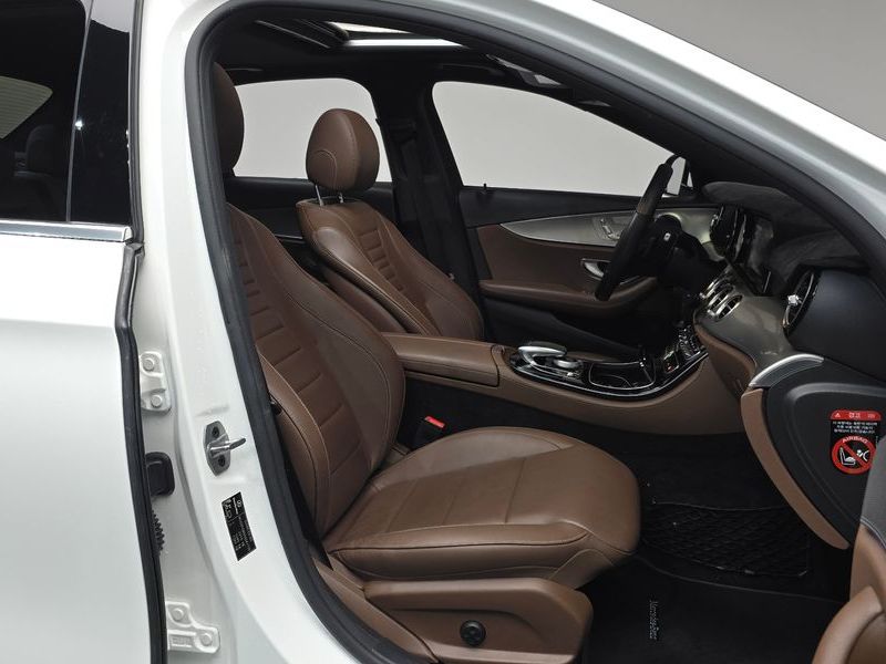 2019 Mercedes-Benz E-Class E300 Avantgarde photo 11