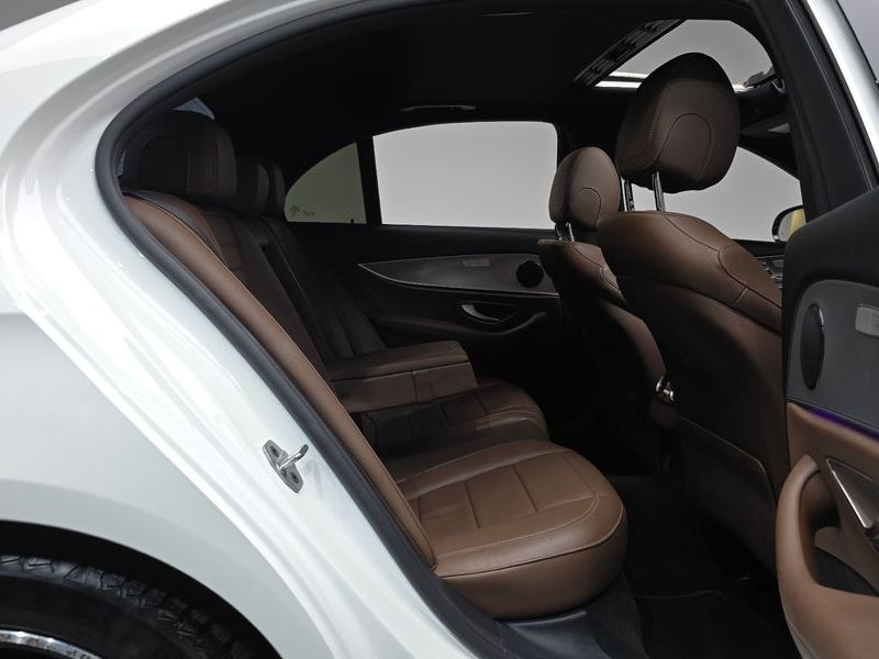 2019 Mercedes-Benz E-Class E300 Avantgarde photo 12