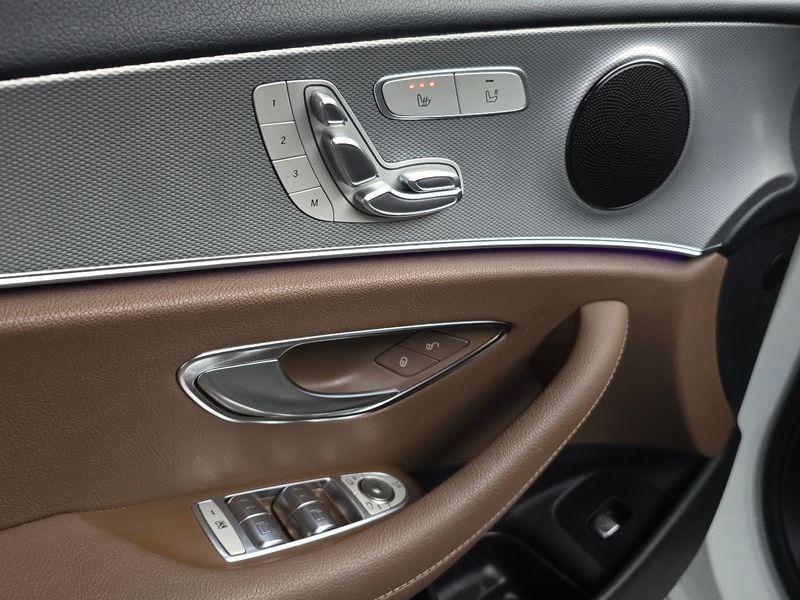 2019 Mercedes-Benz E-Class E300 Avantgarde photo 24
