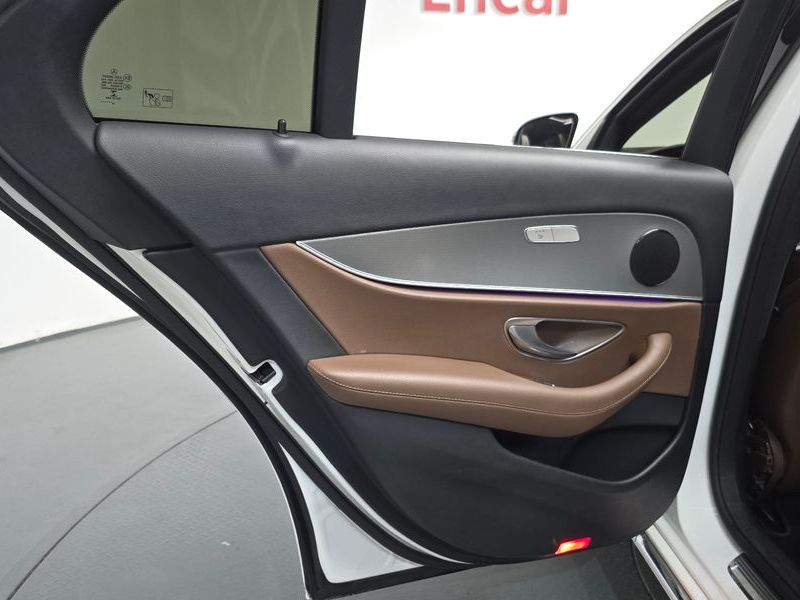 2019 Mercedes-Benz E-Class E300 Avantgarde photo 25