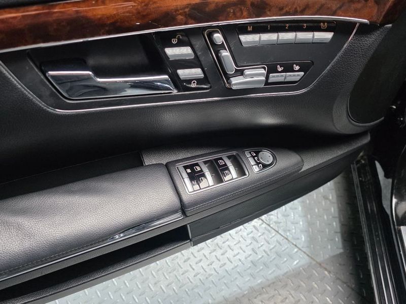 2012 Mercedes-Benz S-Class S500L BlueEFFICIENCY 4MATIC photo 14
