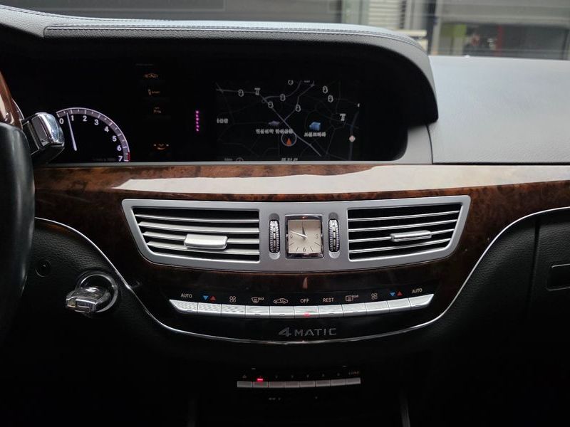 2012 Mercedes-Benz S-Class S500L BlueEFFICIENCY 4MATIC photo 17