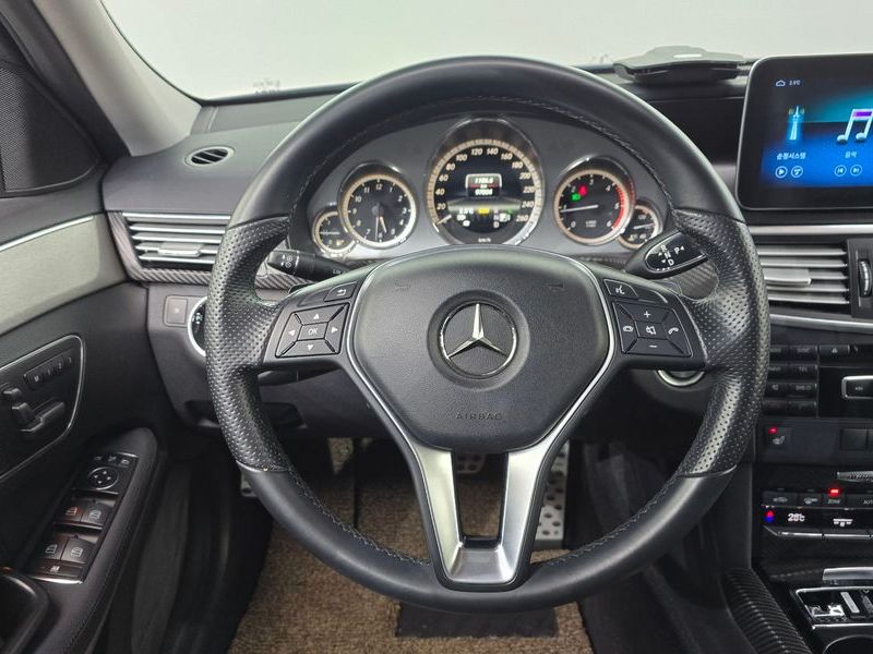 2013 Mercedes-Benz E-Class E220 CDI Avantgarde photo 13