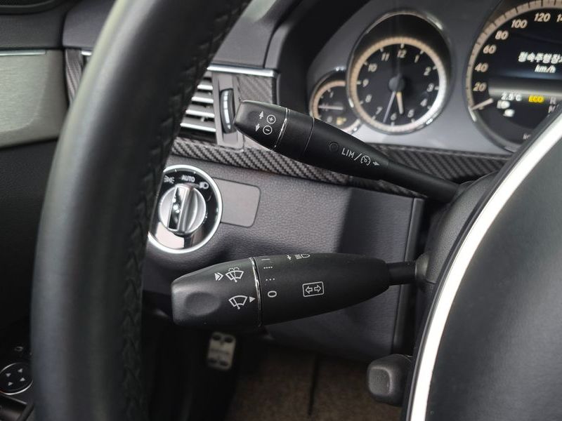 2013 Mercedes-Benz E-Class E220 CDI Avantgarde photo 18