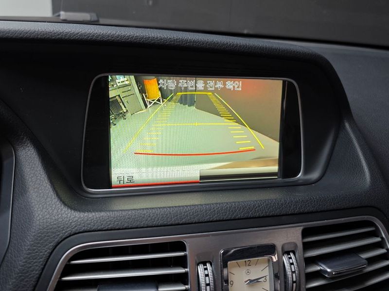 2014 Mercedes-Benz E-Class E200 Coupe photo 16