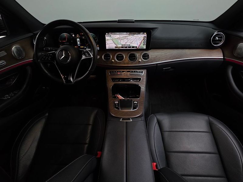 2021 Mercedes-Benz E-Class E300e 4MATIC Exclusive photo 7