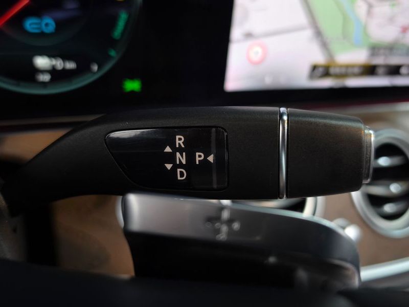 2021 Mercedes-Benz E-Class E300e 4MATIC Exclusive photo 9