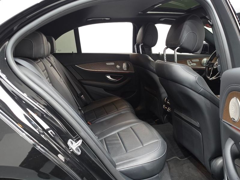 2021 Mercedes-Benz E-Class E300e 4MATIC Exclusive photo 11
