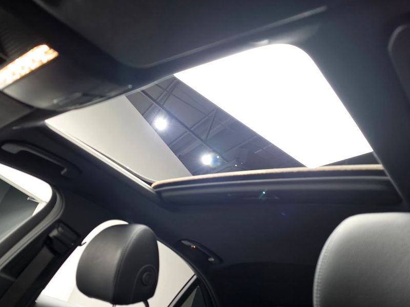 2021 Mercedes-Benz E-Class E300e 4MATIC Exclusive photo 16