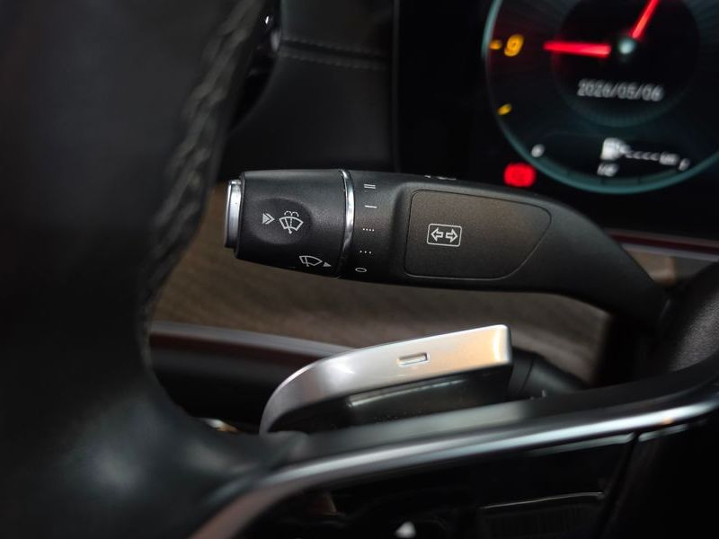2021 Mercedes-Benz E-Class E300e 4MATIC Exclusive photo 29