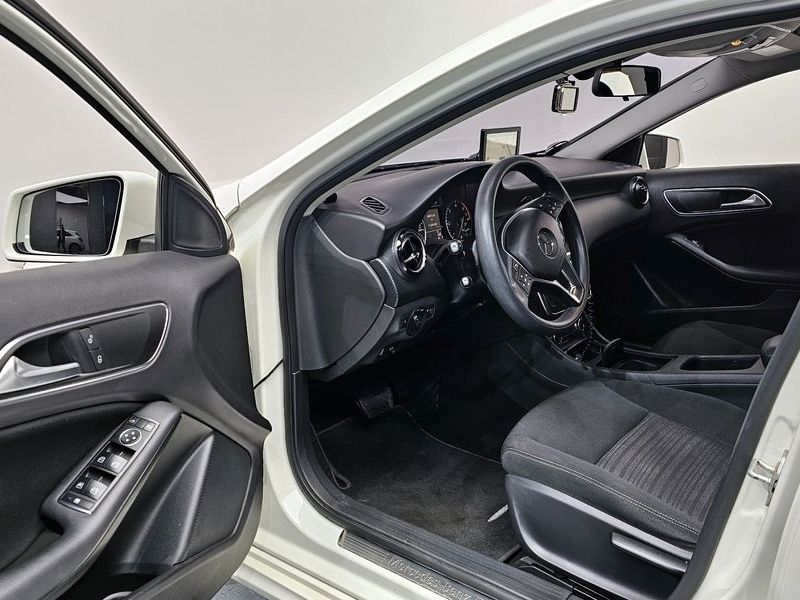 2014 Mercedes-Benz A-Class A200 CDI photo 10