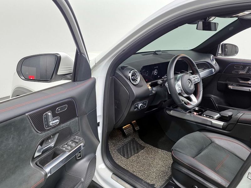 2021 Mercedes-Benz B-Class GLB250 4MATIC photo 10