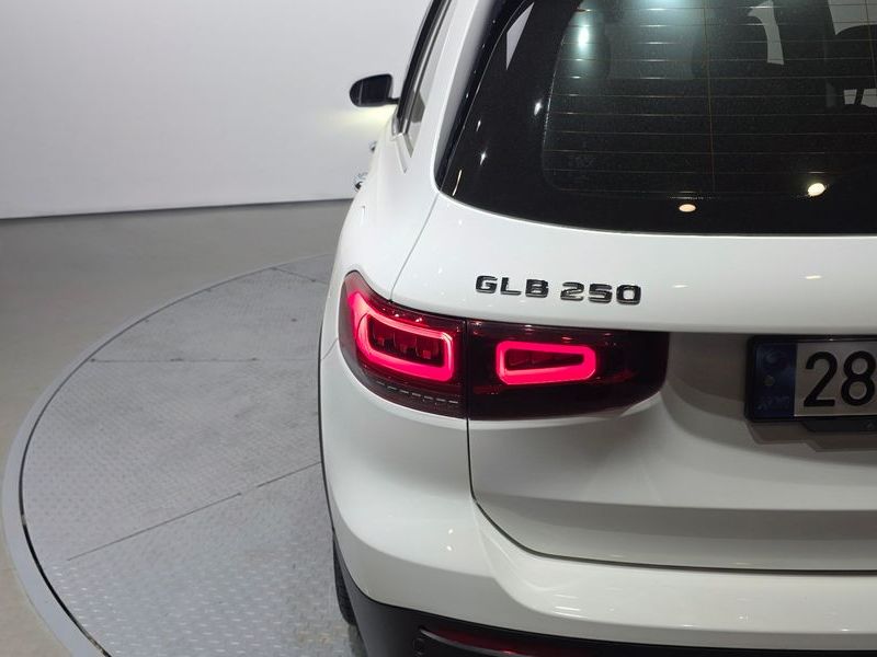 2021 Mercedes-Benz B-Class GLB250 4MATIC photo 23