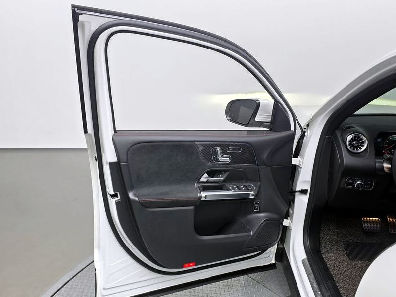 2021 Mercedes-Benz B-Class GLB250 4MATIC photo 24