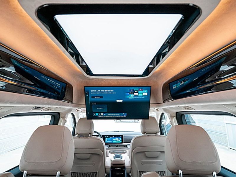 2025 Mercedes-Benz CLA V300 CDI W447 photo 18