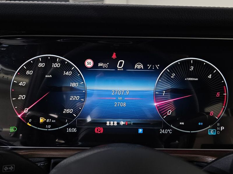 2026 Mercedes-Benz CLA G450d photo 8